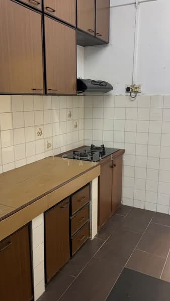 Apartment for Sale at Tudor Court - Michelle Tan - Kitchen - PropertyGuru.com.my