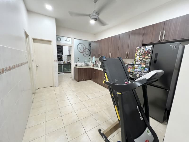2-storey Terraced House for Sale in Bandar Kinrara Seksyen 9 (Bandar Kinrara) - Eugene Choy - Kitchen - PropertyGuru.com.my