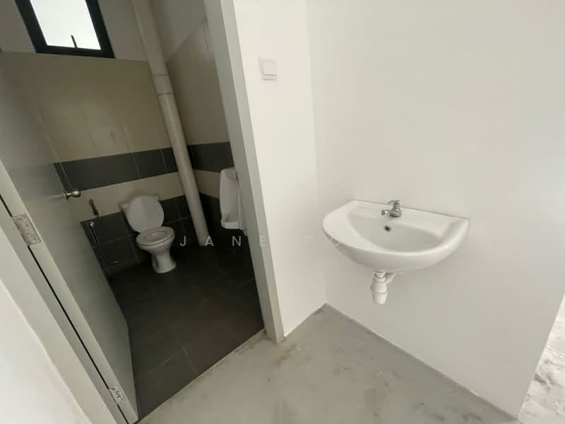 Shop for Rent in Bayan Lepas (Penang) - Jane Poh - Bathroom - PropertyGuru.com.my