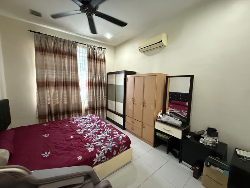 Terraced House for Sale in Taman Evergreen Heights (Batu Pahat) - Lee Kee - Bedroom - PropertyGuru.com.my