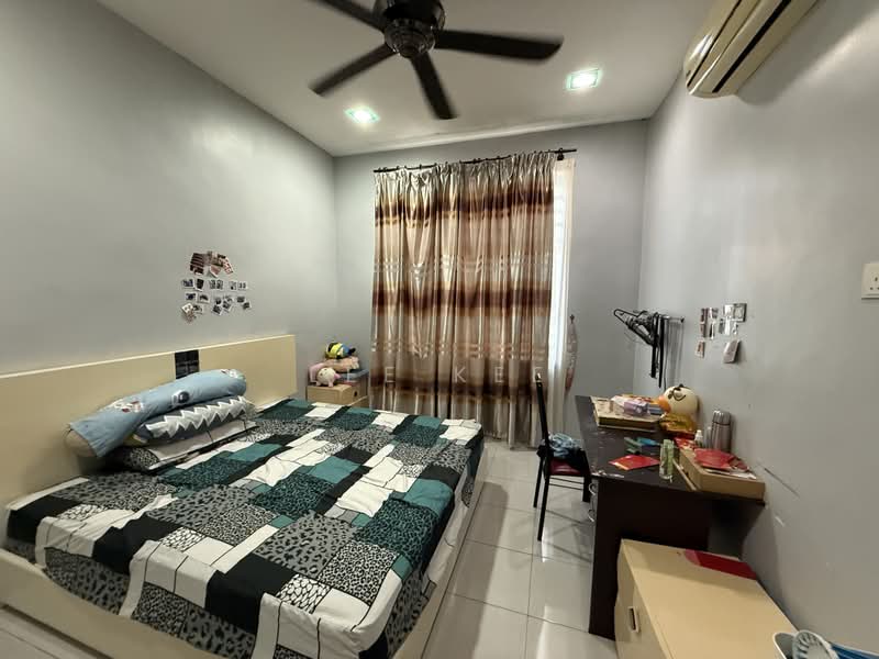 Terraced House for Sale in Taman Evergreen Heights (Batu Pahat) - Lee Kee - Bedroom - PropertyGuru.com.my
