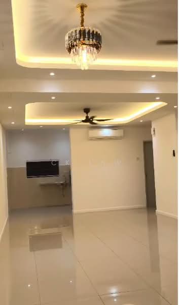 Rumah Teres 1.5-Tingkat untuk Disewa di Taman Akasia (Semenyih) - CK Law - Living Room - PropertyGuru.com.my