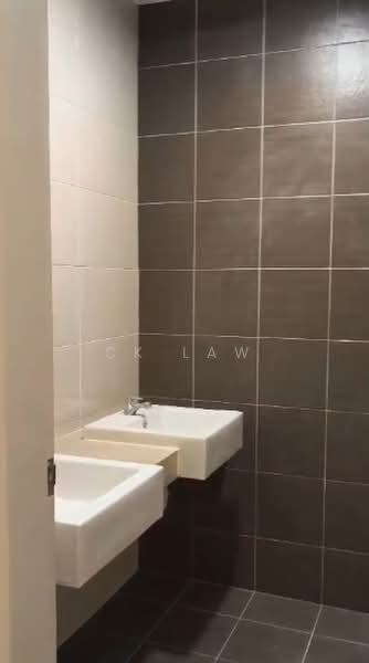 Rumah Teres 1.5-Tingkat untuk Disewa di Taman Akasia (Semenyih) - CK Law - Bathroom - PropertyGuru.com.my