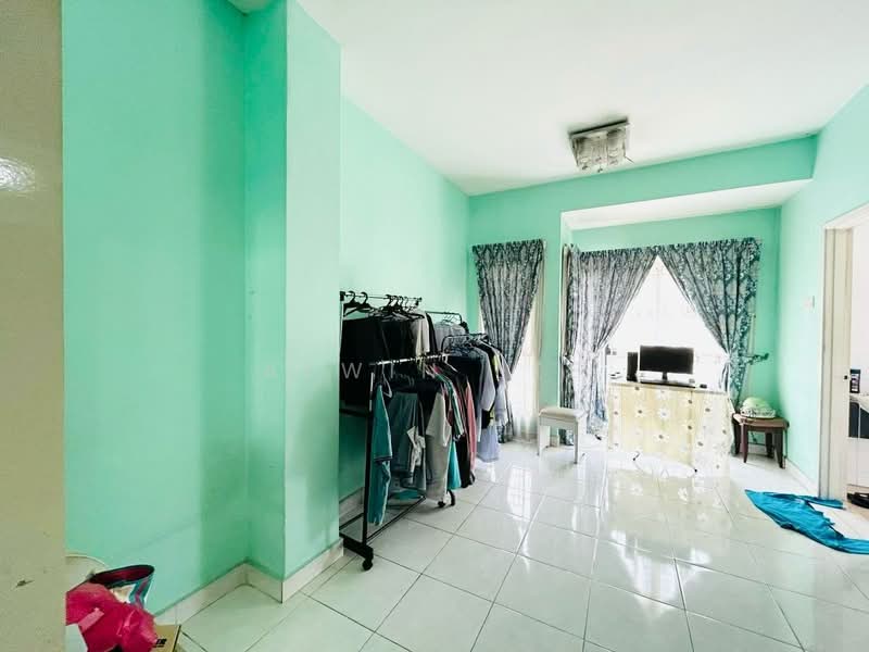 Rumah Teres 2 Tingkat untuk Dijual di Sutera Damansara (Damansara Damai) - Alwin Lee - Living Room - PropertyGuru.com.my