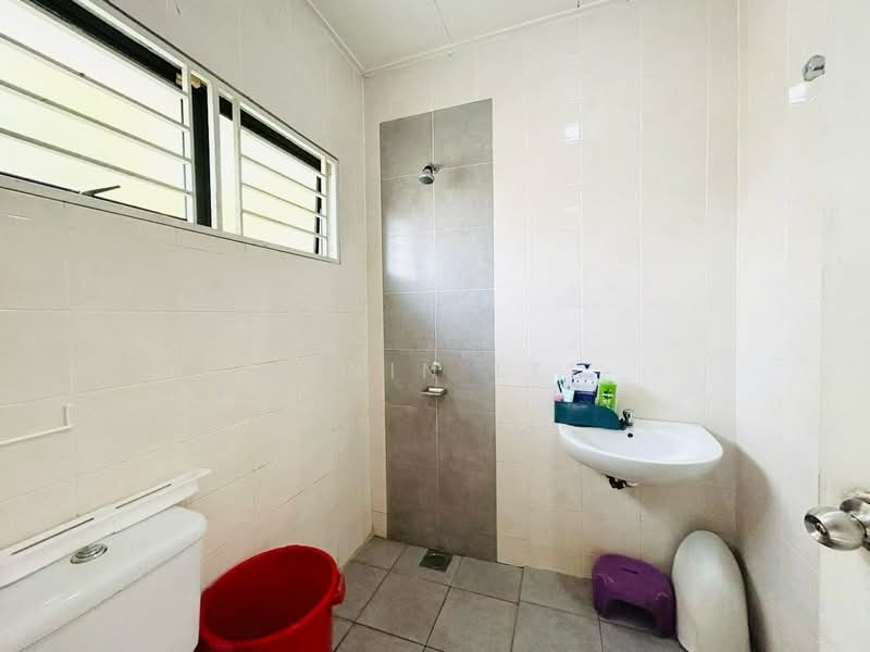 Rumah Teres 2 Tingkat untuk Dijual di Sutera Damansara (Damansara Damai) - Alwin Lee - Bathroom - PropertyGuru.com.my