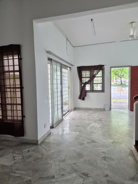2-storey Terraced House for Sale in Usj 6 (Subang Jaya) - KG Tan - Living Room - PropertyGuru.com.my
