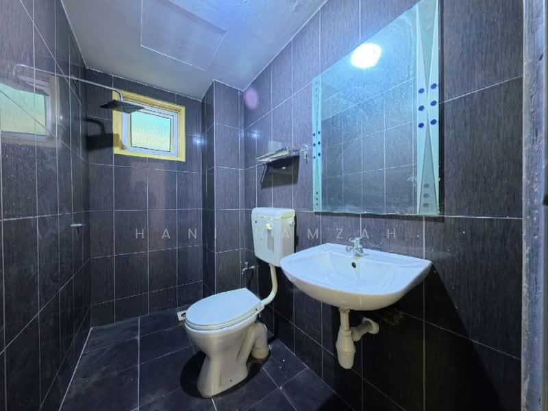 Apartment for Sale at Sri Lavender Apartment - Hani Hamzah - Bathroom - PropertyGuru.com.my