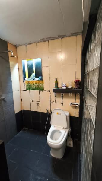 2.5-storey Terraced House for Sale in Taman Setiawangsa (Setiawangsa) - Niez Mohd Ali - Bathroom - PropertyGuru.com.my