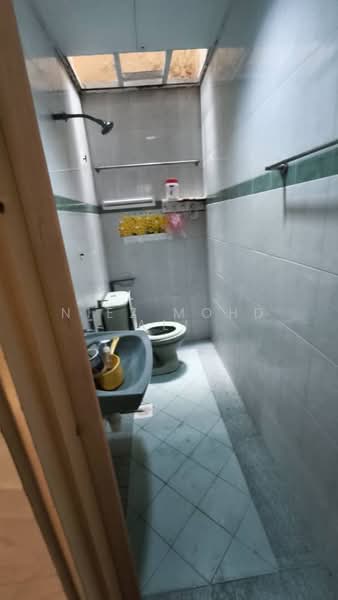 2.5-storey Terraced House for Sale in Taman Setiawangsa (Setiawangsa) - Niez Mohd Ali - Bathroom - PropertyGuru.com.my