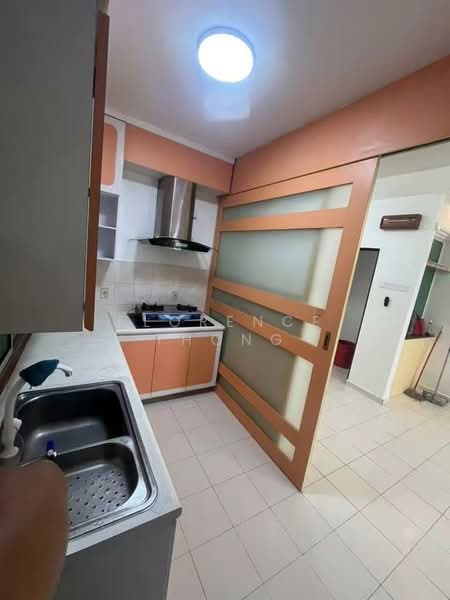 Pangsapuri untuk Dijual di Villa Krystal @ Bandar Selesa Jaya - Florence Thong - Kitchen - PropertyGuru.com.my