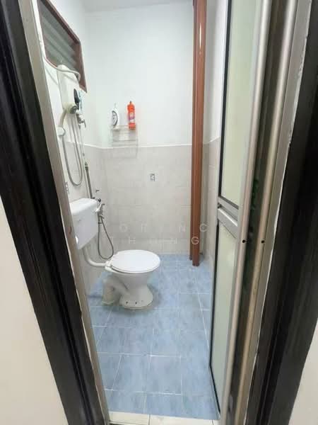 Pangsapuri untuk Dijual di Villa Krystal @ Bandar Selesa Jaya - Florence Thong - Bathroom - PropertyGuru.com.my