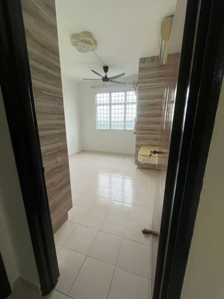 Pangsapuri untuk Dijual di Villa Krystal @ Bandar Selesa Jaya - Florence Thong - Interior - PropertyGuru.com.my