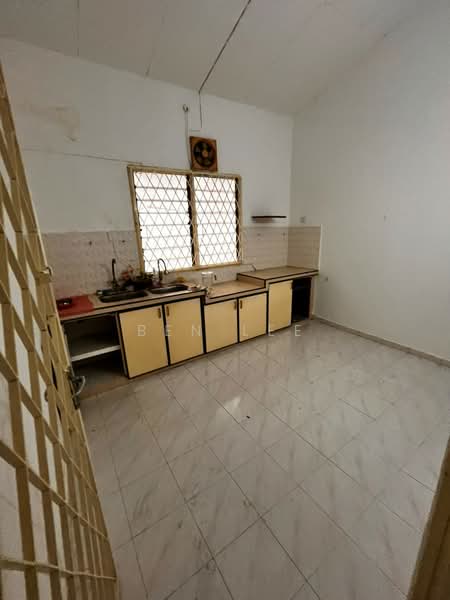 Rumah Teres 2 Tingkat untuk Disewa di Gelugor (Penang) - Ben Lee - Kitchen - PropertyGuru.com.my