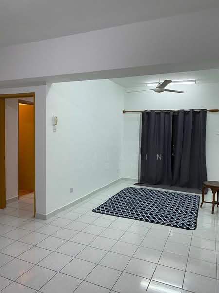 Pangsapuri untuk Disewa di Sri Dahlia - Jamalatin Mesen - Living Room - PropertyGuru.com.my