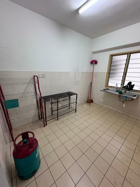 Pangsapuri untuk Disewa di Sri Dahlia - Jamalatin Mesen - Kitchen - PropertyGuru.com.my