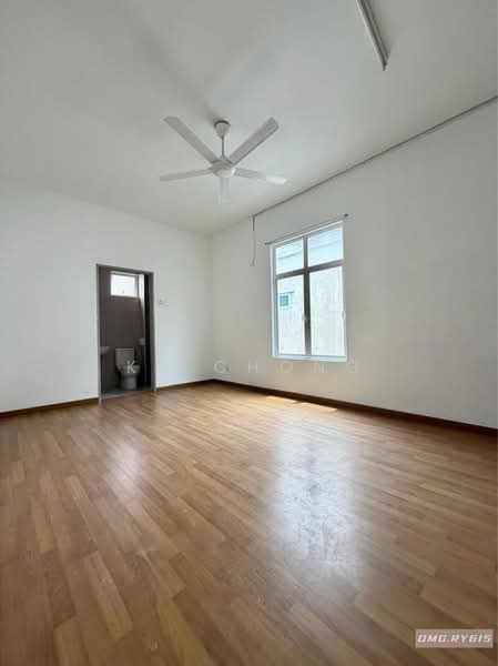 Cluster House for Sale in Canary Garden (Klang) - KH Chong - Bathroom - PropertyGuru.com.my