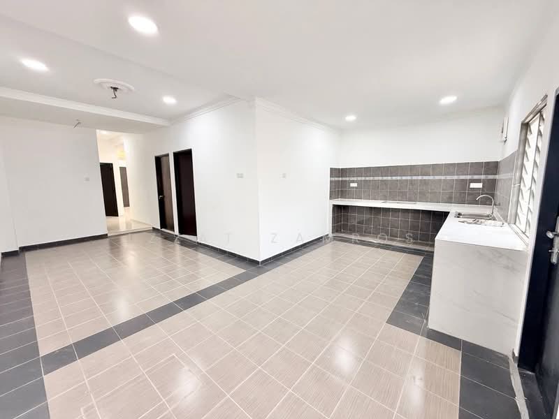 Rumah Teres 1 Tingkat untuk Dijual di Taman Nilai Perdana (Nilai) - Izzat Zamros - PropertyGuru.com.my