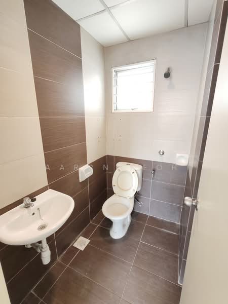 Pangsapuri untuk Dijual di Tiara Hatamas Apartment - Aaron Yeoh - Bathroom - PropertyGuru.com.my