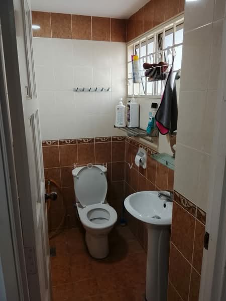 2-storey Terraced House for Sale in Bandar Kinrara Seksyen 1 (Bandar Kinrara) - Koh VJ - Bathroom - PropertyGuru.com.my