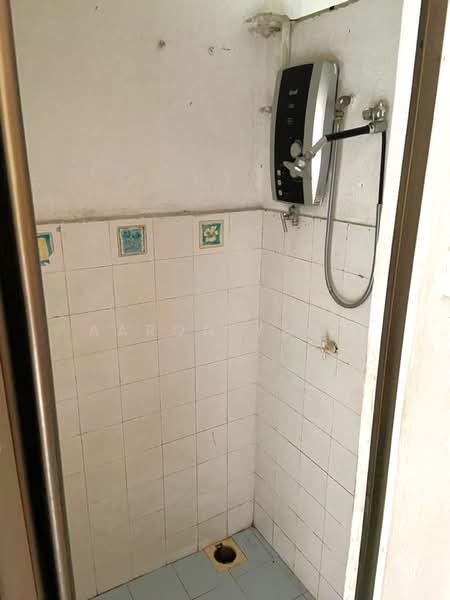 Rumah Flat untuk Dijual di Bandar Damai Perdana (Low Cost) - Aaron Yeoh - Bathroom - PropertyGuru.com.my