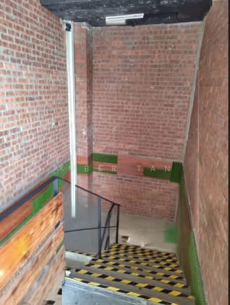 Kilang untuk Disewa di Seksyen U3 (Shah Alam) - AMBER TAN - Interior - PropertyGuru.com.my