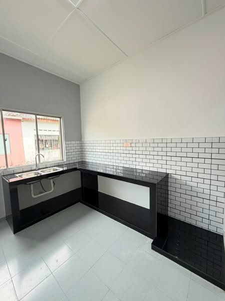 1-storey Terraced House for Sale in Taman Kota Masai (Pasir Gudang) - Melinda Ee - Kitchen - PropertyGuru.com.my