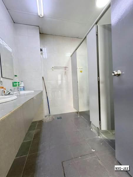 Kilang untuk Disewa di Bandar Bukit Raja (Klang) - KH Chong - Bathroom - PropertyGuru.com.my