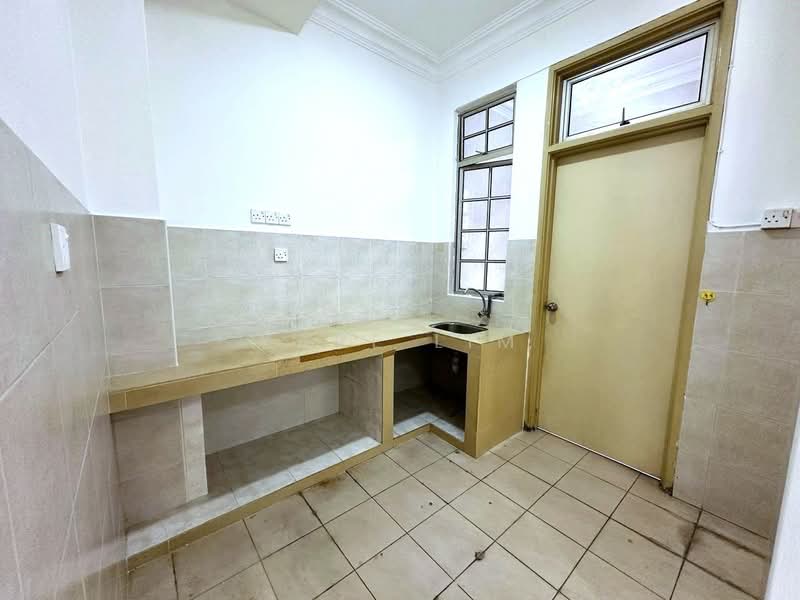 2-storey Terraced House for Sale in Taman Setia Indah (Tebrau) - Karl Lim - Kitchen - PropertyGuru.com.my