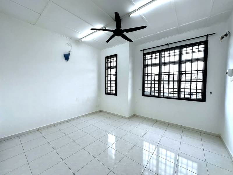 2-storey Terraced House for Sale in Taman Setia Indah (Tebrau) - Karl Lim - Living Room - PropertyGuru.com.my