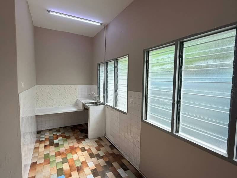 Rumah Teres 1 Tingkat untuk Dijual di Kampung Bersatu (Puchong) - Florence You - Kitchen - PropertyGuru.com.my