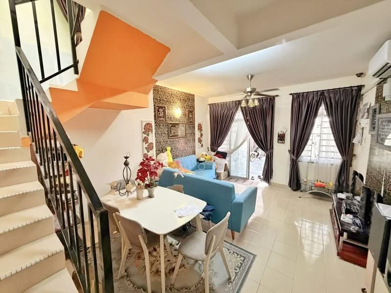 Rumah Teres 2 Tingkat untuk Dijual di Taman Sri Kluang (Kluang) - Sufi Norman - Living Room - PropertyGuru.com.my