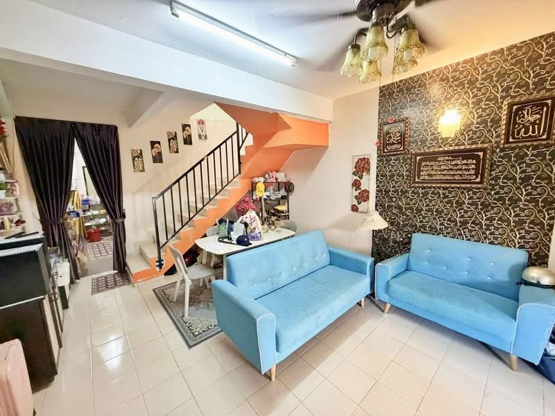 Rumah Teres 2 Tingkat untuk Dijual di Taman Sri Kluang (Kluang) - Sufi Norman - Living Room - PropertyGuru.com.my