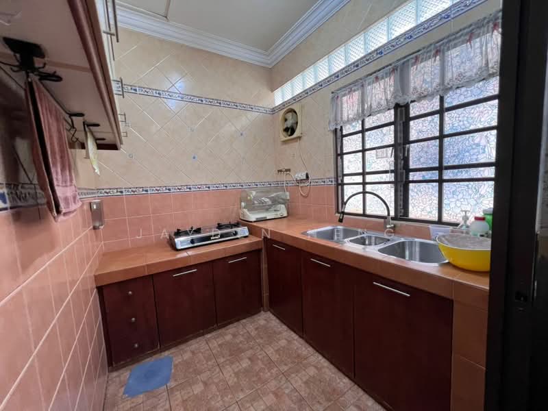 2-storey Terraced House for Sale in Taman Desaria (Petaling Jaya) - Jayden Heng - Kitchen - PropertyGuru.com.my