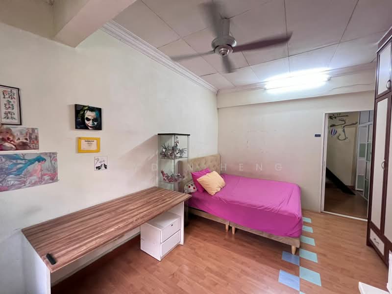 2-storey Terraced House for Sale in Taman Desaria (Petaling Jaya) - Jayden Heng - Bedroom - PropertyGuru.com.my