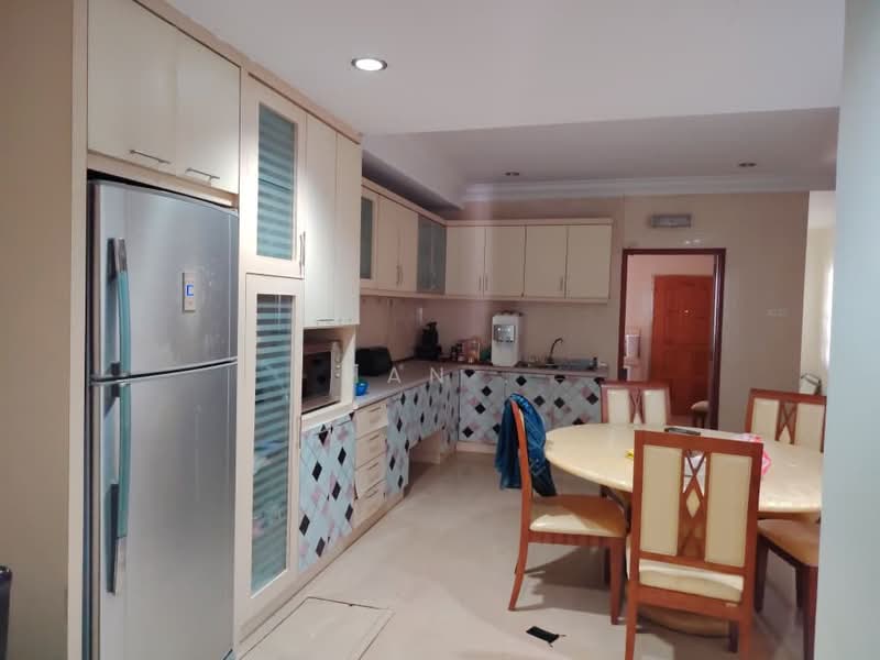 2-storey Terraced House for Rent in Taman Overseas Union (Taman Oug) (Jalan Klang Lama (Old Klang Road)) - Han . - Kitchen - PropertyGuru.com.my
