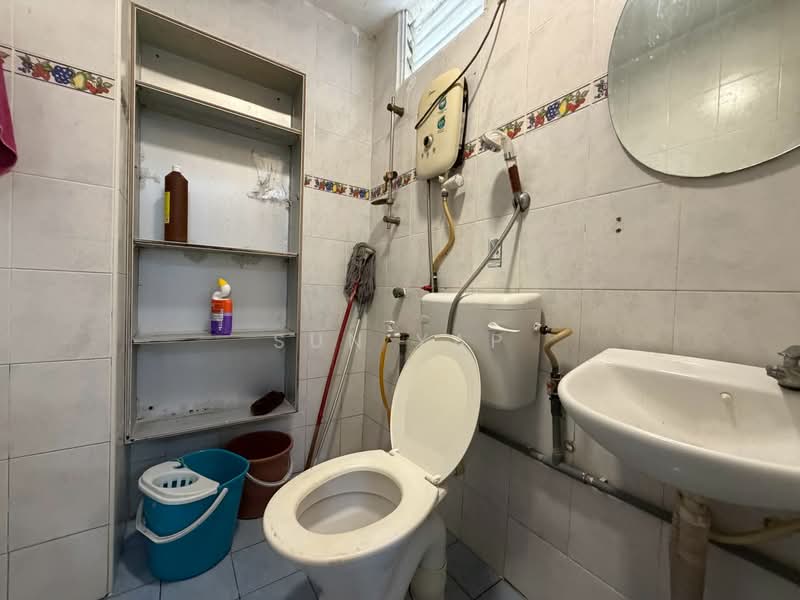 Pangsapuri untuk Disewa di Villa Krystal @ Bandar Selesa Jaya - Sun Yap - Bathroom - PropertyGuru.com.my