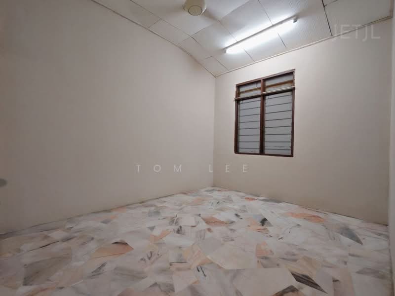 Rumah Teres untuk Dijual di Kampung Pendamar (Klang) - Tom Lee - PropertyGuru.com.my