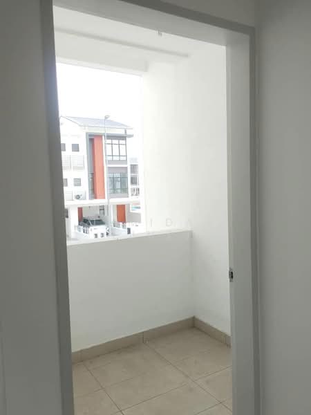 Rumah Bandar untuk Disewa di Taman Akasia (Semenyih) - JUMIDAH (JUE) - Balcony - PropertyGuru.com.my