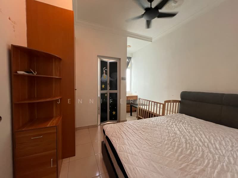 Pangsapuri untuk Disewa di Sri Samudera Apartment (Seaview Residence Suites) - Jennifer Tee - Bedroom - PropertyGuru.com.my