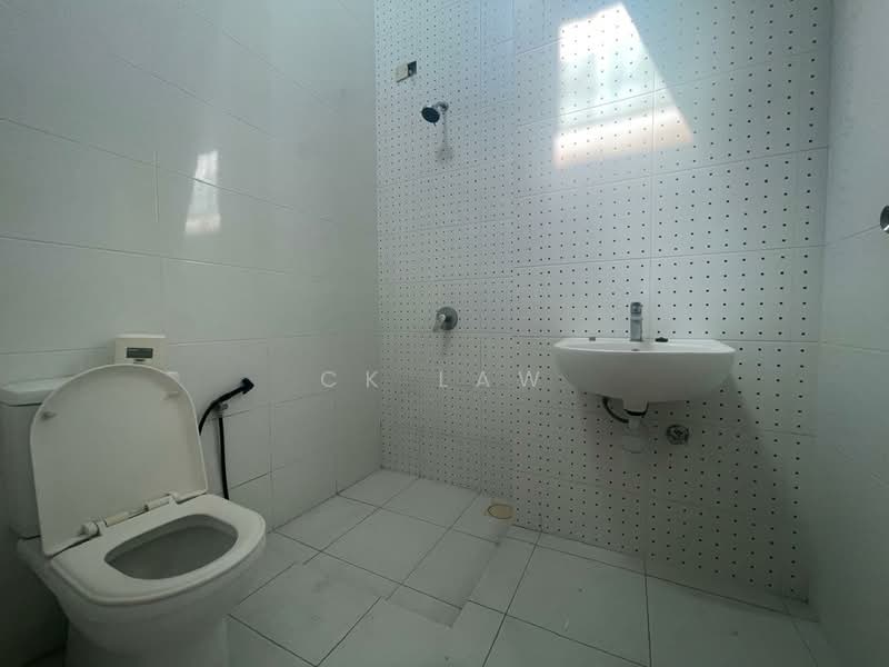 Rumah Teres 2-Tingkat untuk Disewa di Eco Majestic (Semenyih) - CK Law - Bathroom - PropertyGuru.com.my