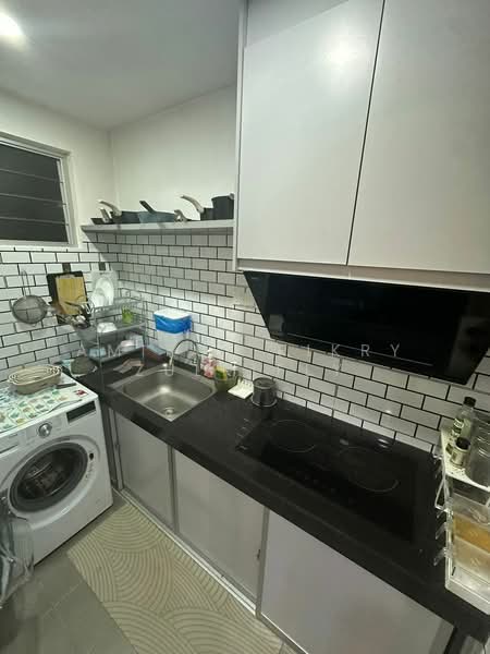 Condominium for Rent at Lakefront Homes - Amirul Fikry Zulkifly - Kitchen - PropertyGuru.com.my