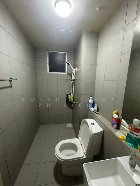 Condominium for Rent at Lakefront Homes - Amirul Fikry Zulkifly - Bathroom - PropertyGuru.com.my