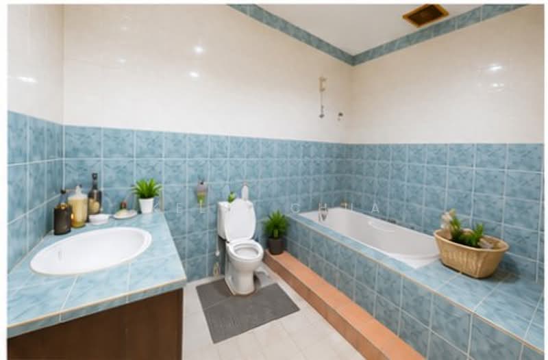 Rumah Teres 2 Tingkat untuk Dijual di Bandar Tun Hussein Onn (Cheras) - Kelly Chua - Bathroom - PropertyGuru.com.my