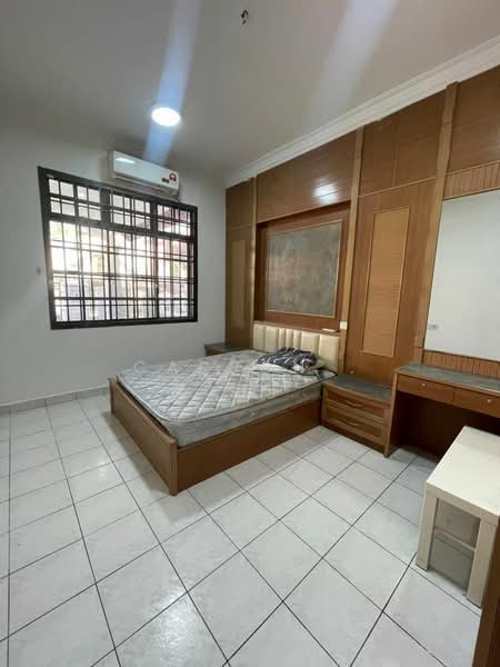 Rumah Teres 1.5 Tingkat untuk Dijual di Taman Pelangi Indah (Ulu Tiram) - Carson . - PropertyGuru.com.my