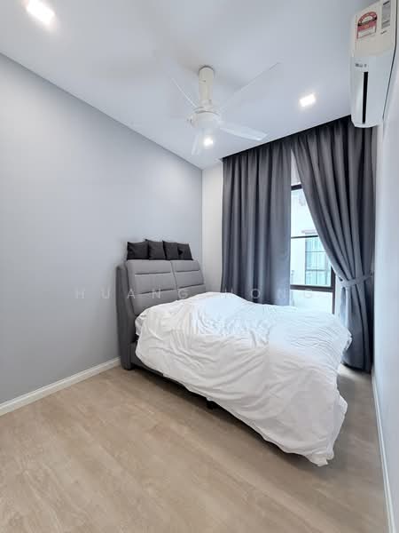 Kondominium untuk Disewa di Isle of Kamares - Huang Hong - Bedroom - PropertyGuru.com.my