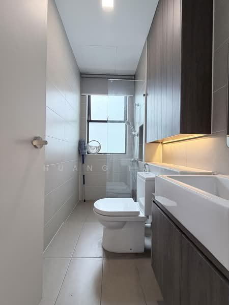 Kondominium untuk Disewa di Isle of Kamares - Huang Hong - Bathroom - PropertyGuru.com.my