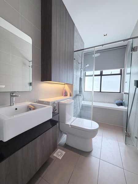 Kondominium untuk Disewa di Isle of Kamares - Huang Hong - Bathroom - PropertyGuru.com.my