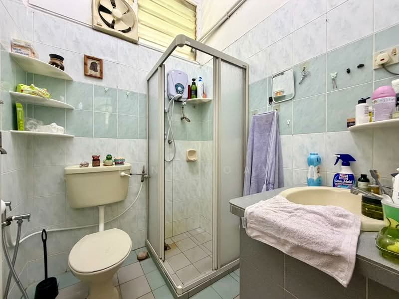 Rumah Berkembar untuk Dijual di Tanjung Tokong (Penang) - Ping Koay - Bathroom - PropertyGuru.com.my