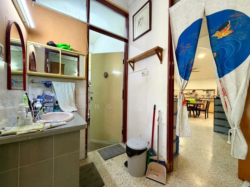 Rumah Berkembar untuk Dijual di Tanjung Tokong (Penang) - Ping Koay - Bathroom - PropertyGuru.com.my