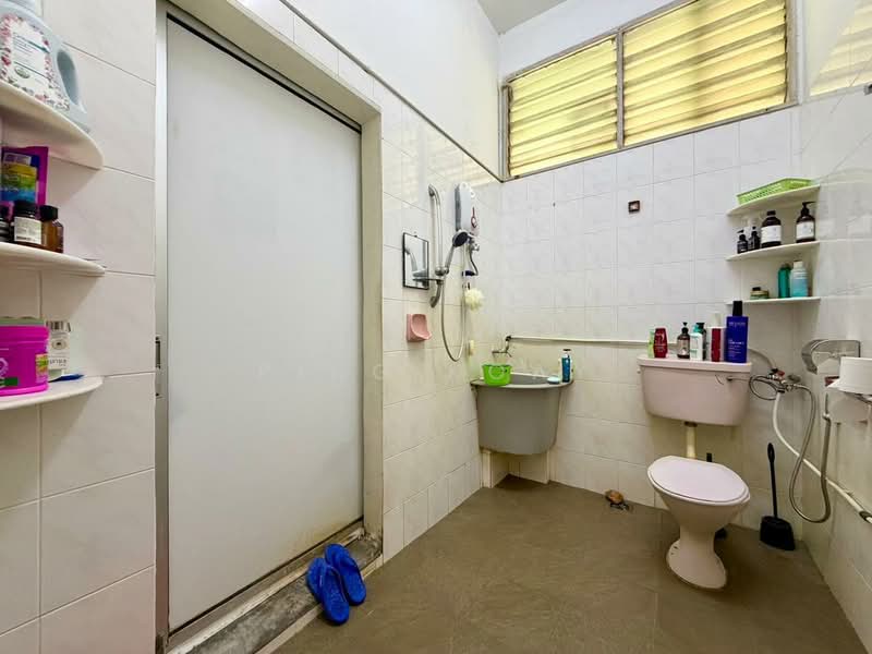 Rumah Berkembar untuk Dijual di Tanjung Tokong (Penang) - Ping Koay - Bathroom - PropertyGuru.com.my